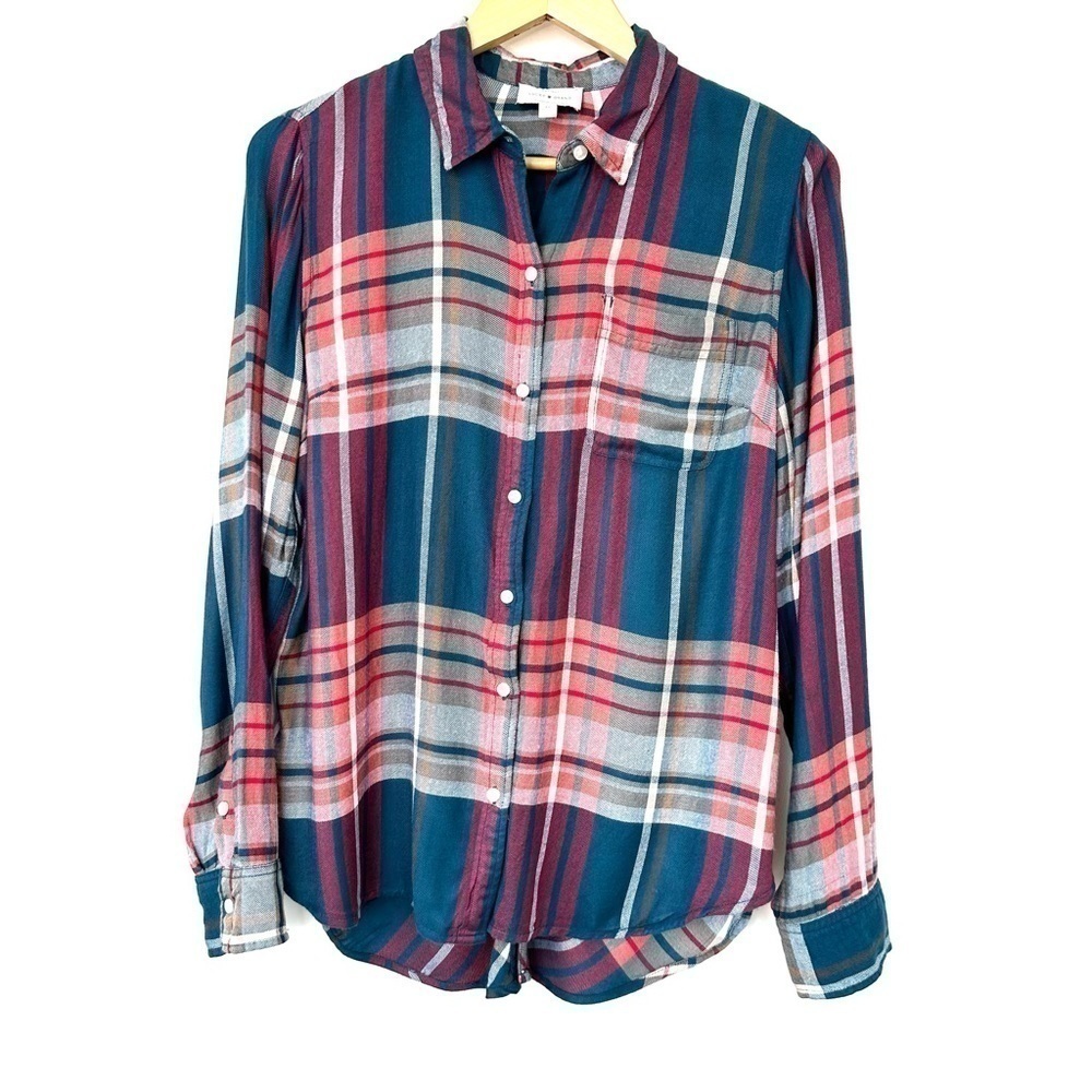 Lucky Brand  button down shirt with long sleeves, lightweight plaid fabric